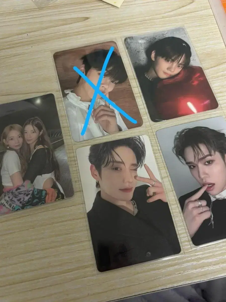 ZB1 And le sserafim 1집2집Photocard sells