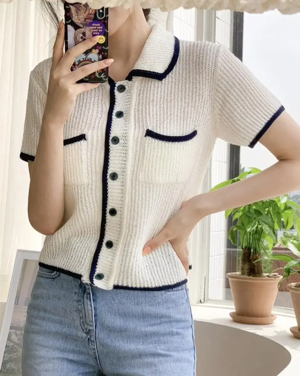 Lim Bli Color Line Knit Short-Sleeved Cardigan (Original Price 51,000)