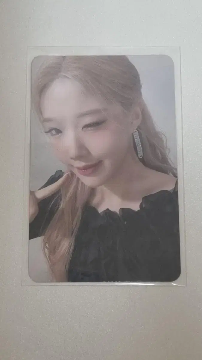 class:y yoon chaewon photocard