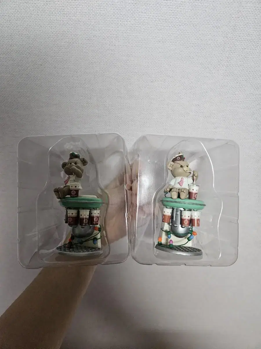 Sell 2 Baskin-Robbins ornaments.