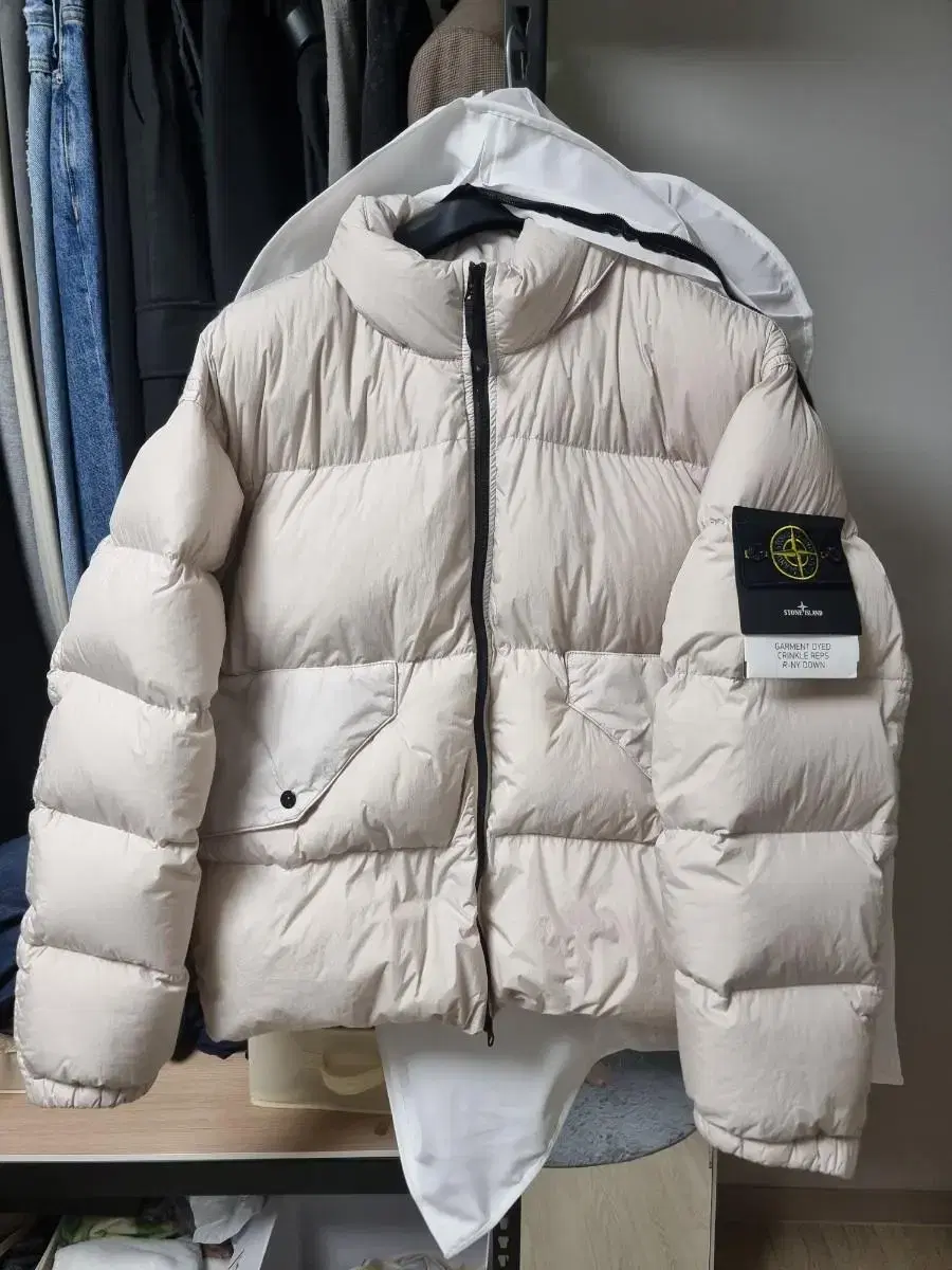 Sell me Stone Island 23FW Non-Hooded Ivory XL