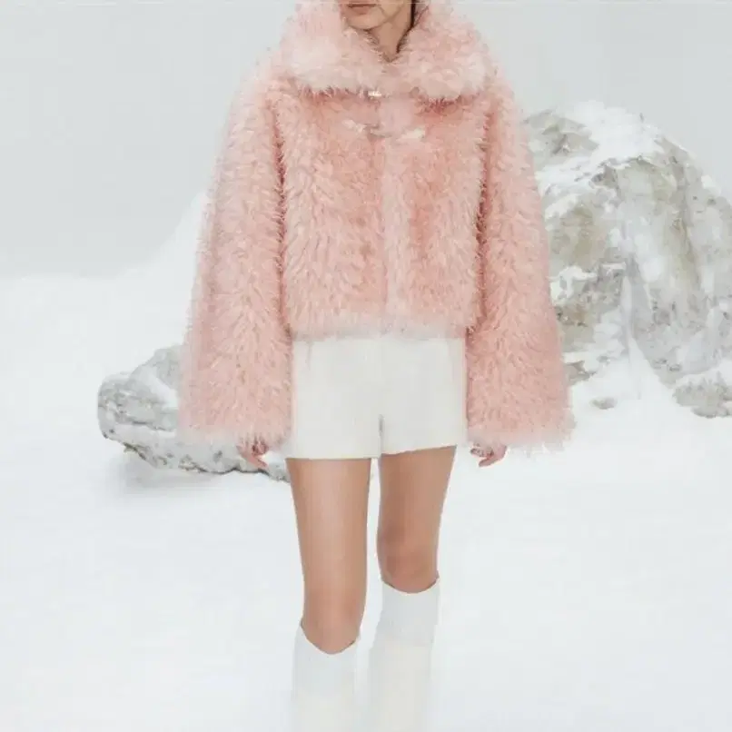 더티스 SHEARING BUCKLE FUR CROP JACKET_TT3W