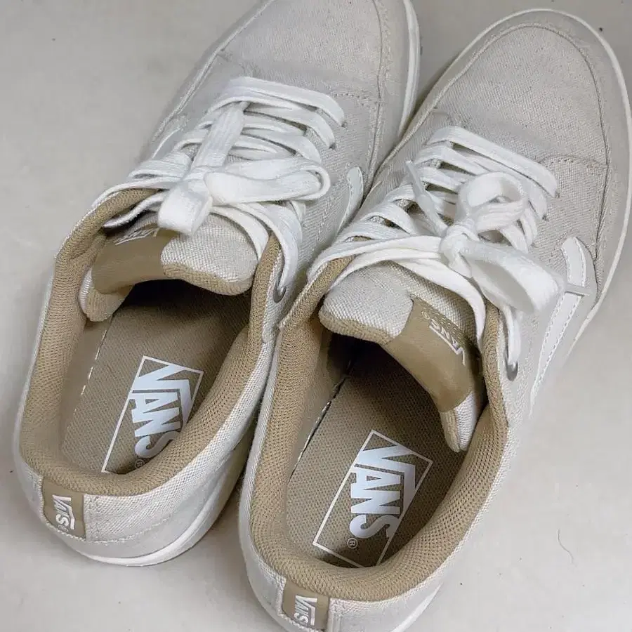 (VANS) 255 반스 CANORA 캐놀라 V2940HMP