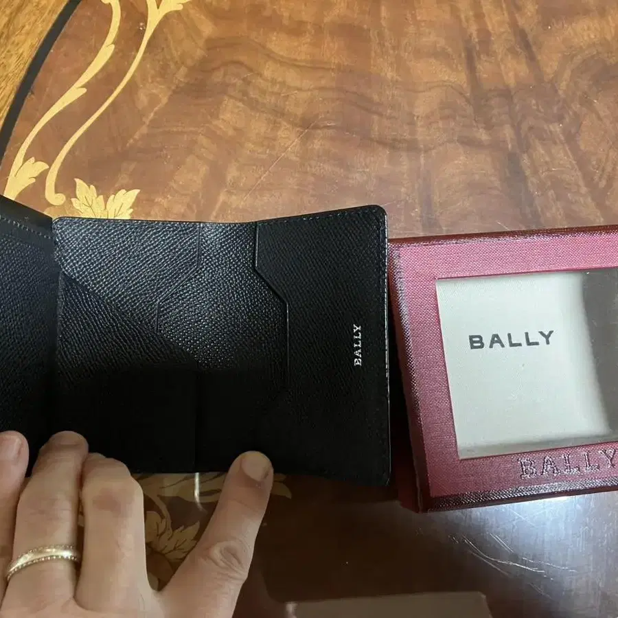 Bally  카드지갑(RFID Auto popup)새상품