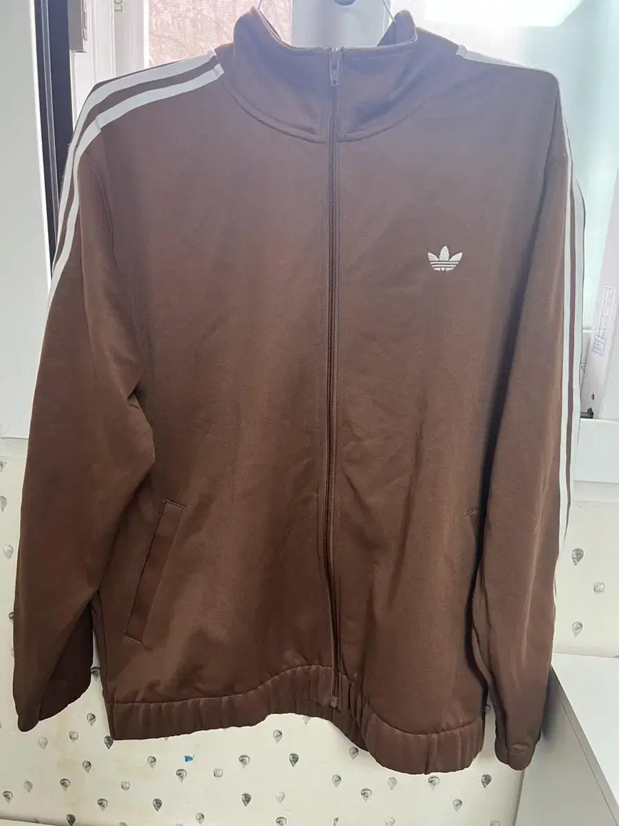 {New in box} Adidas Adidas Jersey Brown