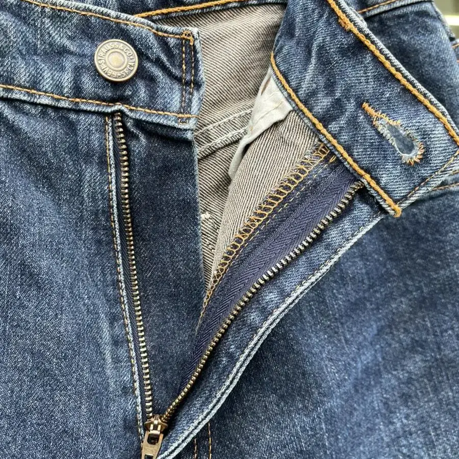 90s 607 Vintage Levis(28)