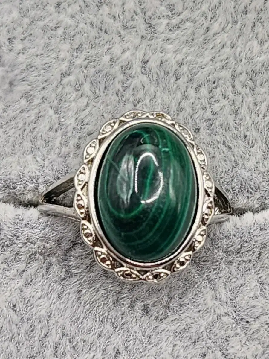 2. New product Natural gemstone malachite ring Adjustable size Half vahn ring