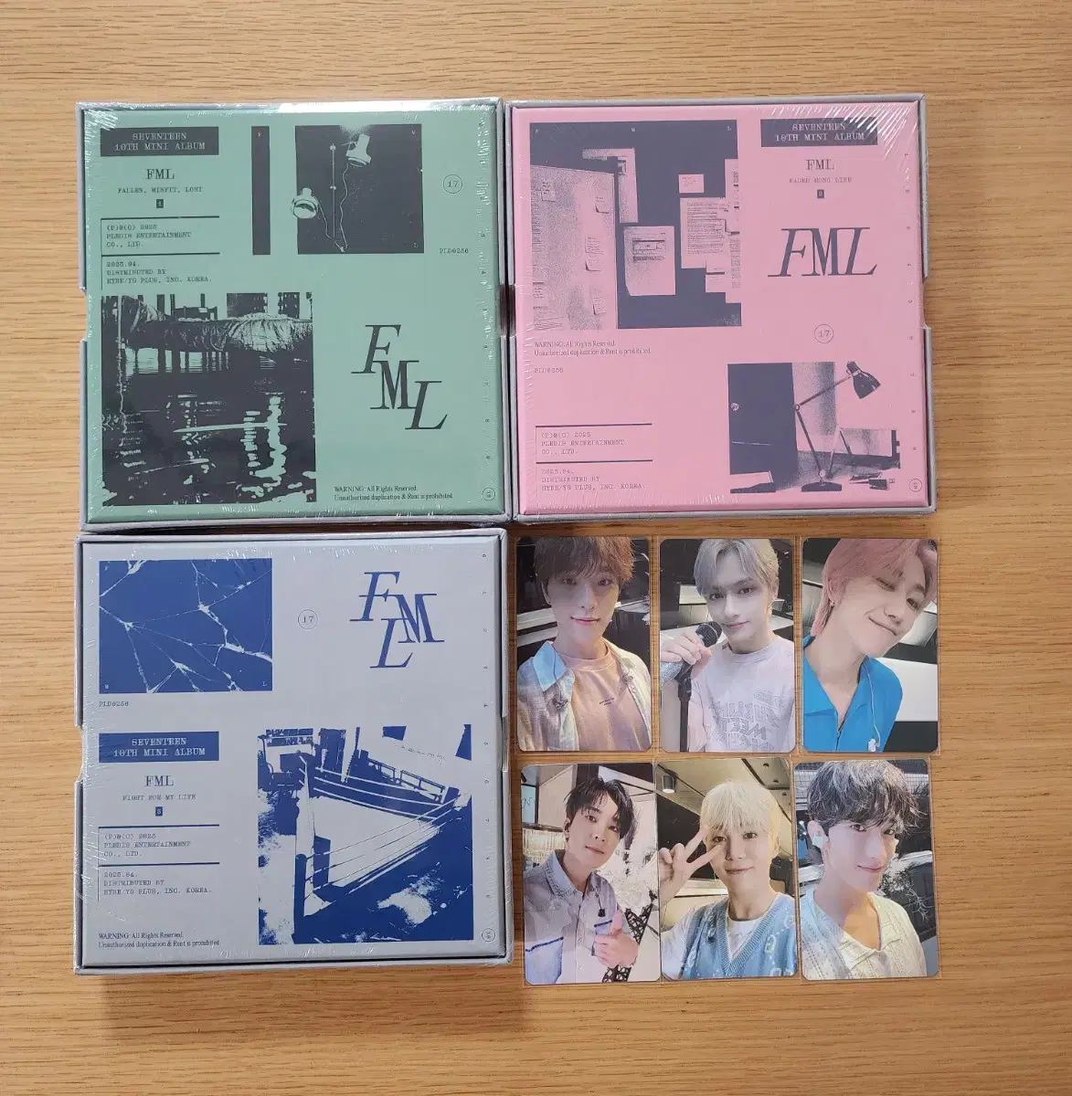 Seventeen sealed FML album and pre-order benefit 6 photocards in bulk