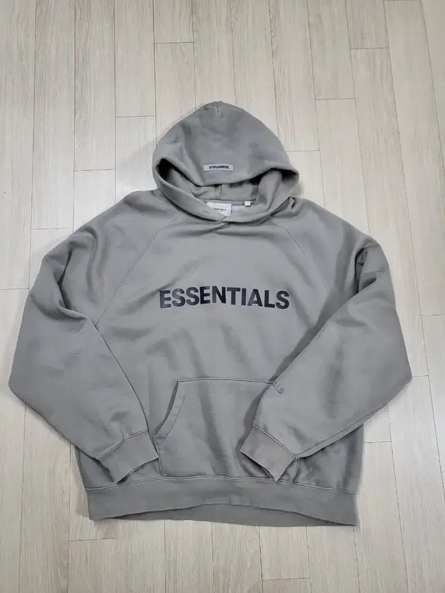 [L] Essentials 3D Silicon Pullover Hoodi