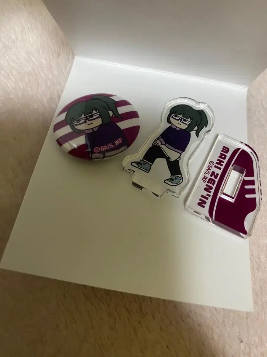 Zuu Spinning Xenin maki Jirori acrylic stand Mini Canbadges in Bulk