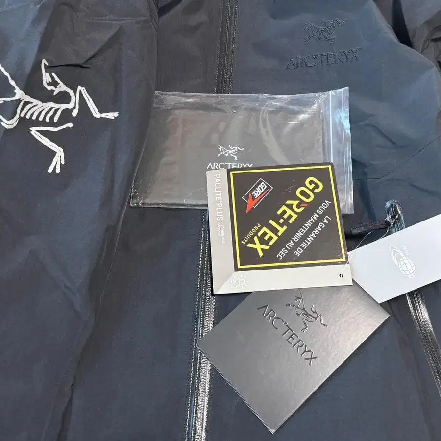 빔즈 x 아크테릭스 제타 SL 블랙 실버  BEAMS x Arcteryx