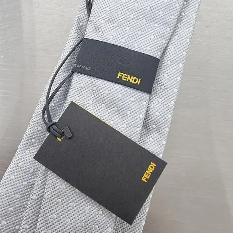 FENDI 펜디 넥타이 미사용 제품