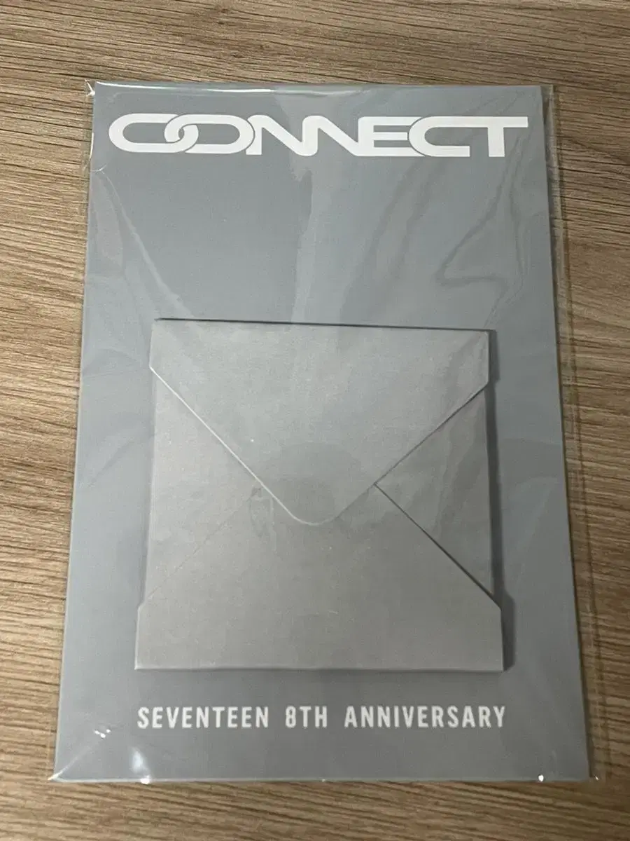 Seventeen joshua 8th anniversary without earrings (with photocard)