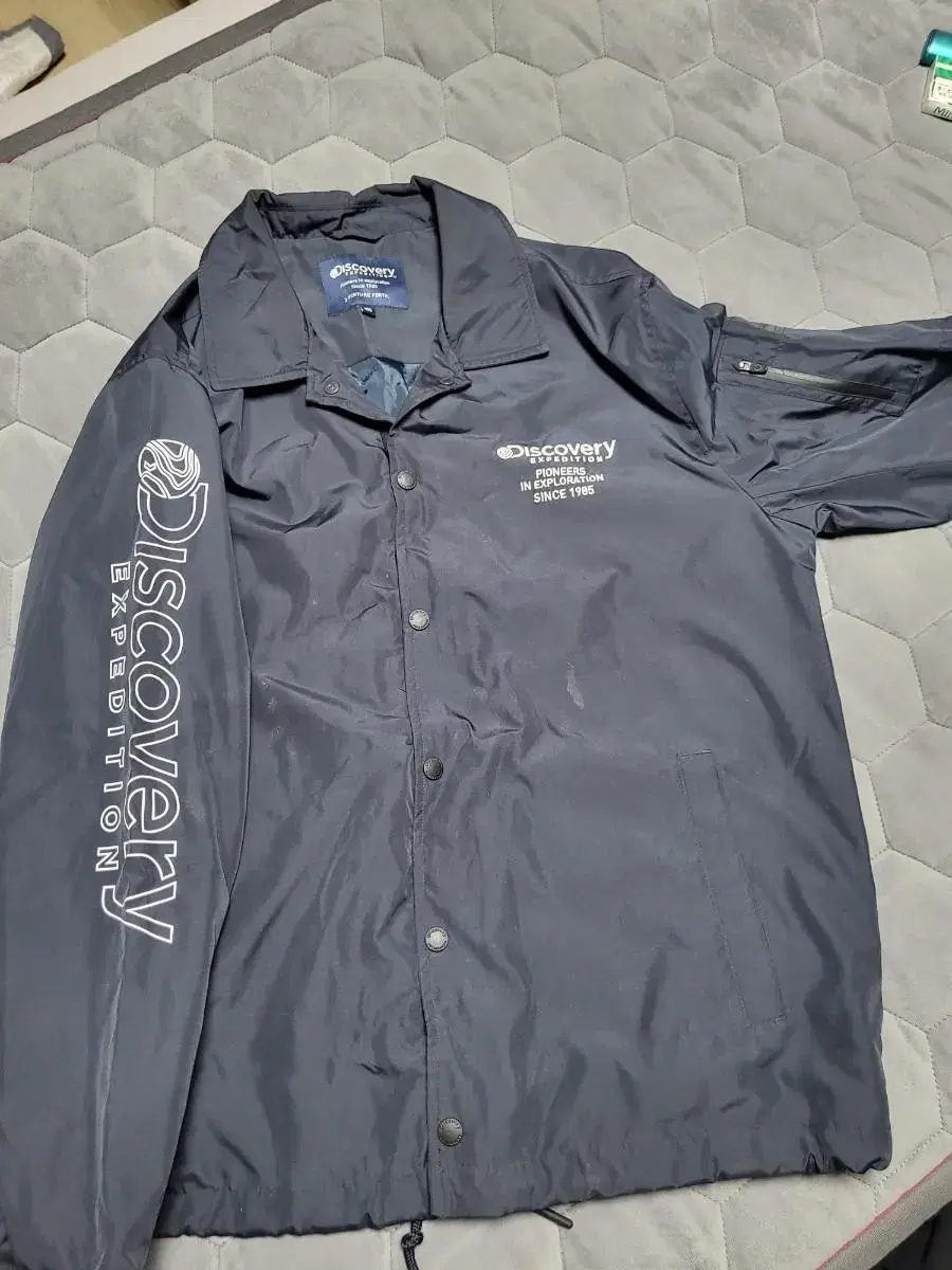 (105)Discovery Coach Jacket