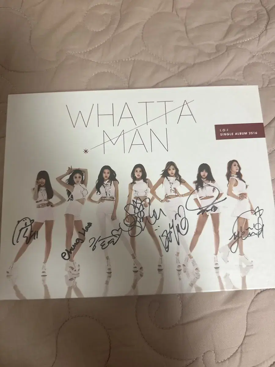 (Autographed album) I.O.I ex-members sign and jeon somi personally signed