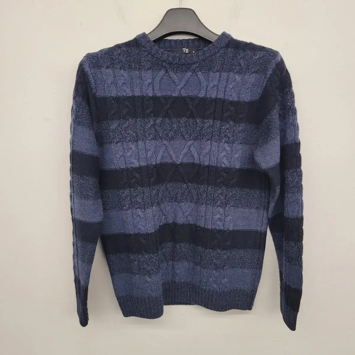 [95/M] TE Te Te pretzel knit sell.