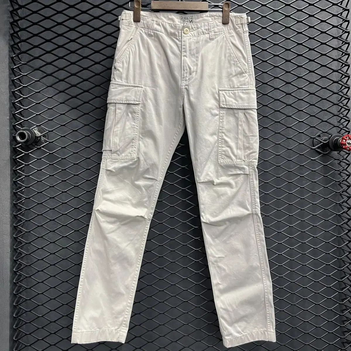 White knee shirring detail cargo pants in Avyrex