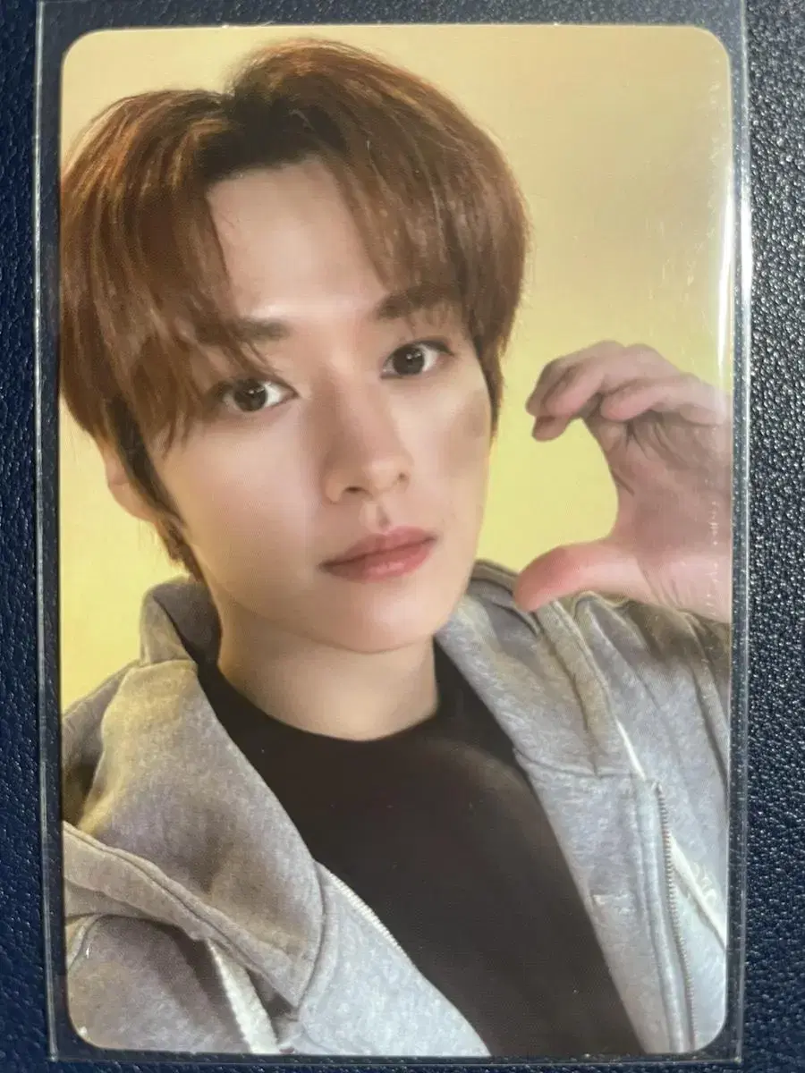 Straykids lee know Rock soundwave Gipaway 2nd photocard WTS