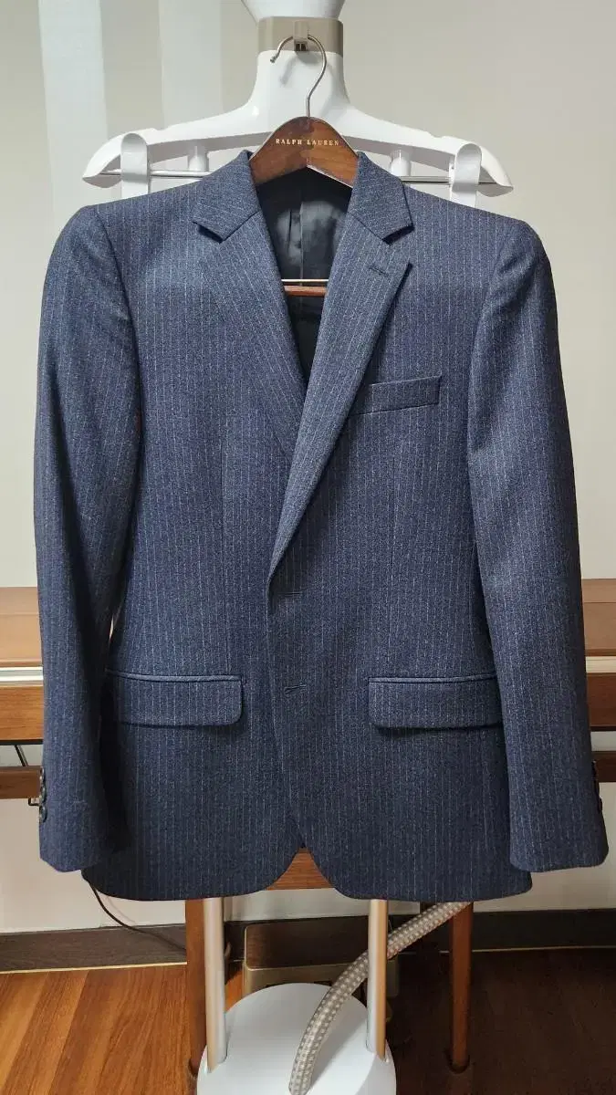 Austin Reed Men's Winter Suits (95)