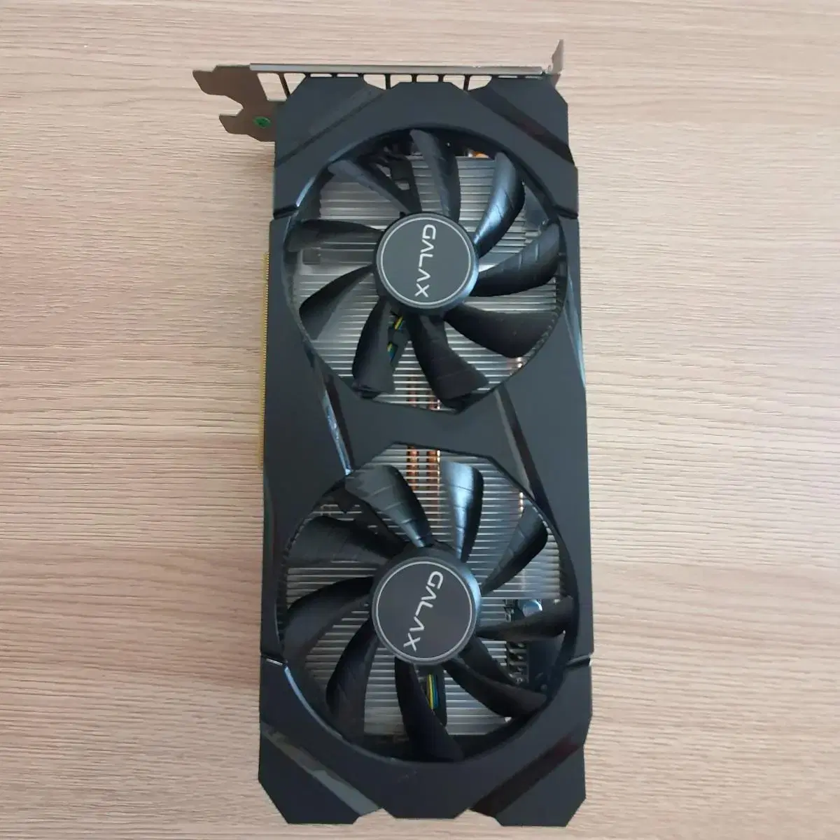 갤럭시 1660 TI 팝니다.