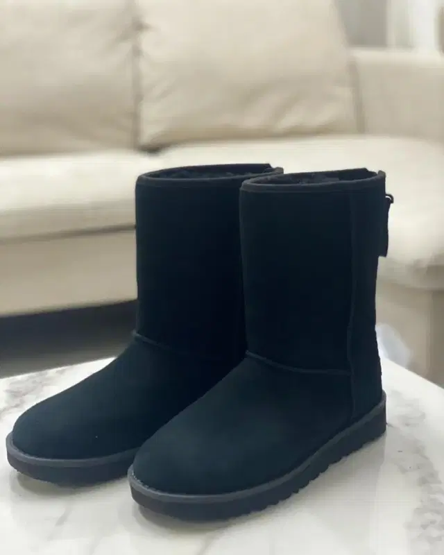 정품) 미국 어그 UGG 220 숏 블랙 US5 EU36 UK3