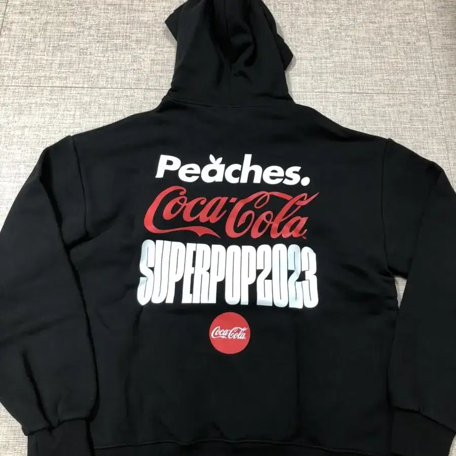 PEACHES Coca-Cola 피치스 코카콜라 M