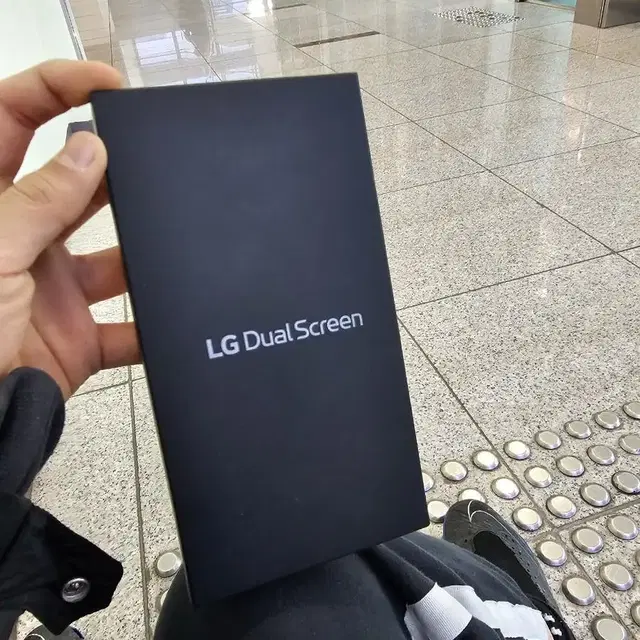 LG 듀얼스크린 V50