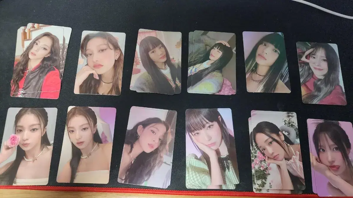 Fromis 9 official album sells photo cards, etc.