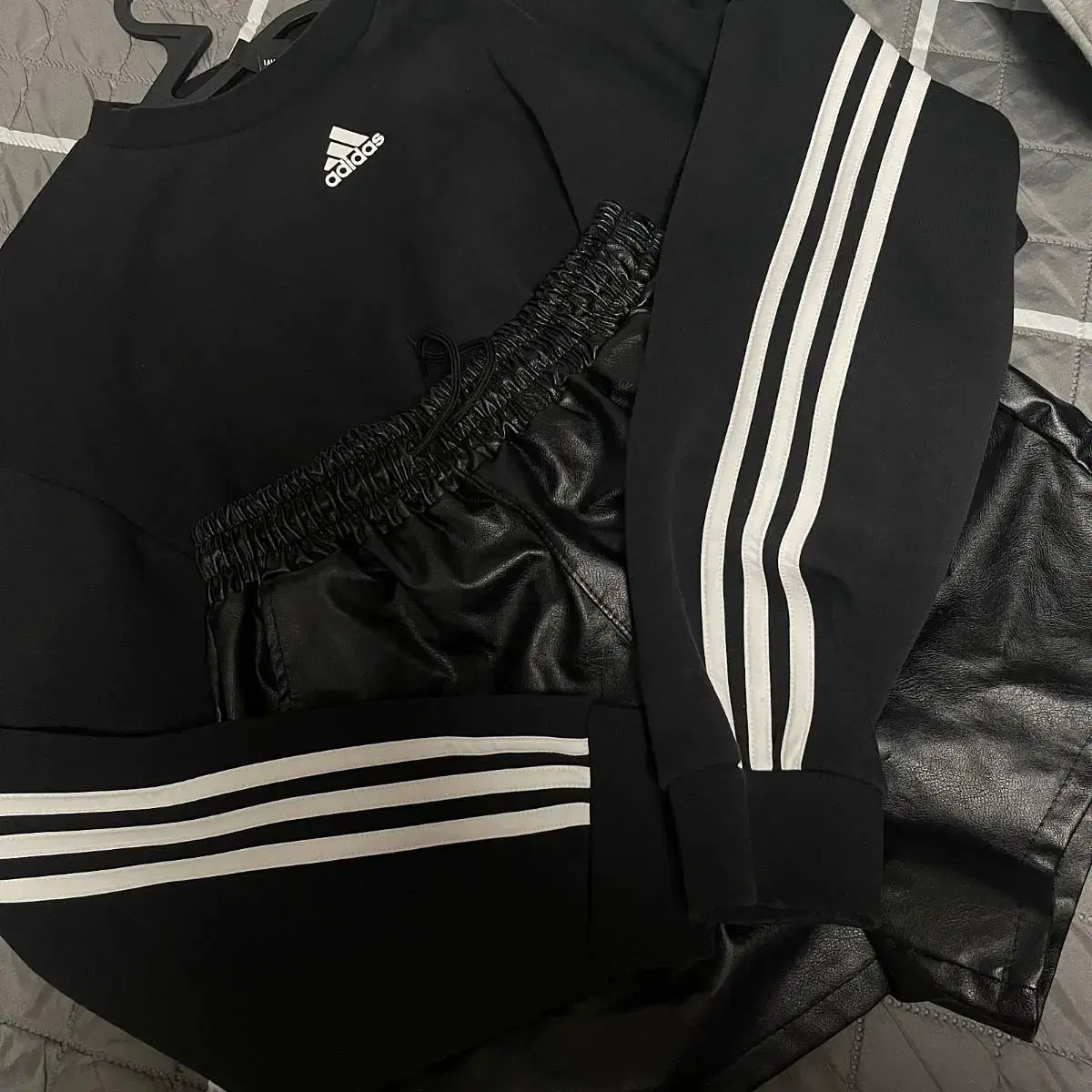 Adidas Cropped Sweatshirt