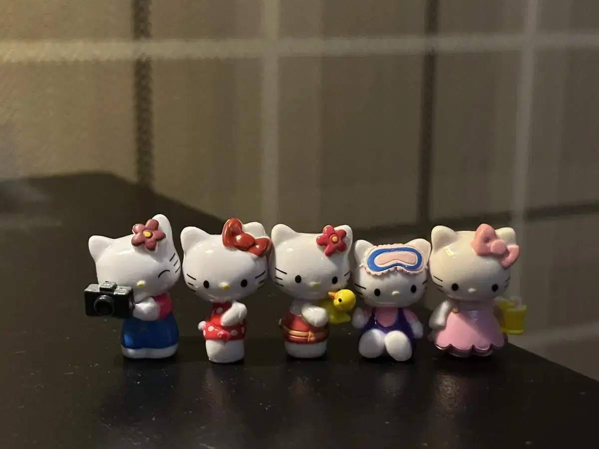 Kitty Figure Set