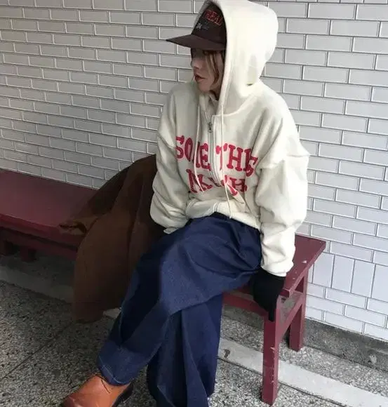 아케 SOMETHING HOODIE ZIP-UP 아이보리