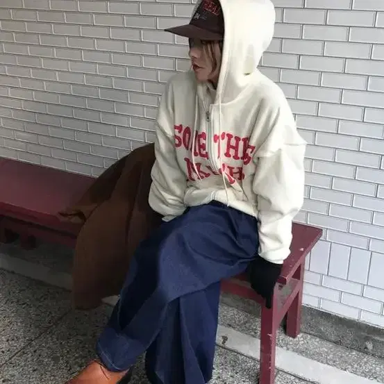 아케 SOMETHING HOODIE ZIP-UP 아이보리