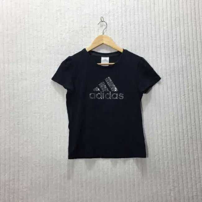 Z3743 아디다스 비즈 캡슐 반팔티셔츠 (여M) ADIDAS