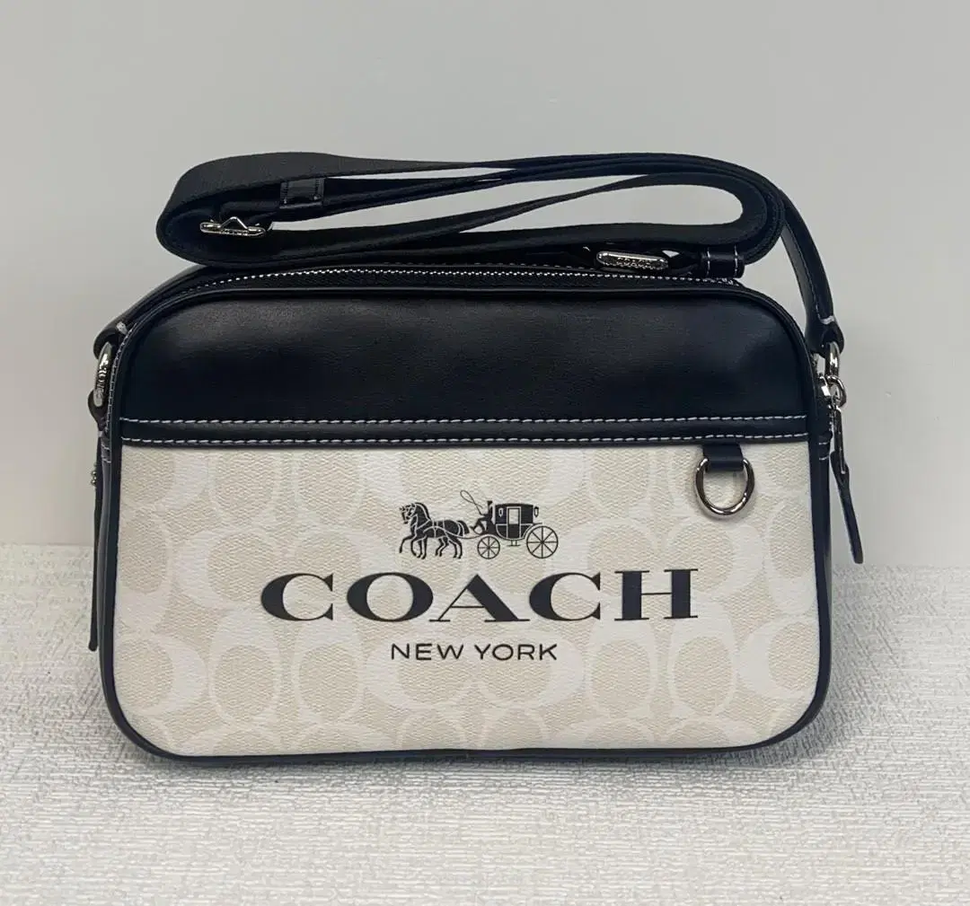 CoachCP062 Graham Crossbody Bag in cignature Canvas