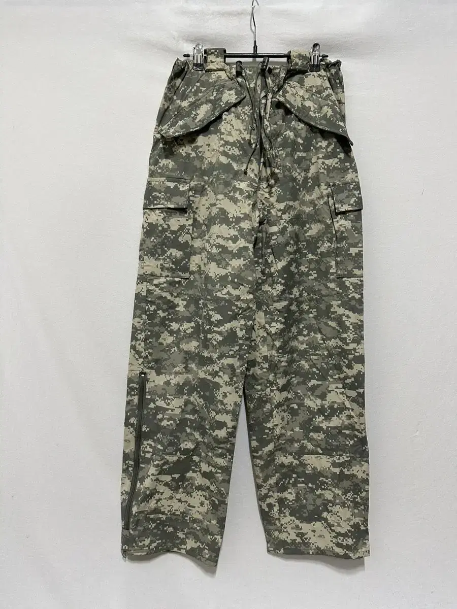 US Army Nylon Pants