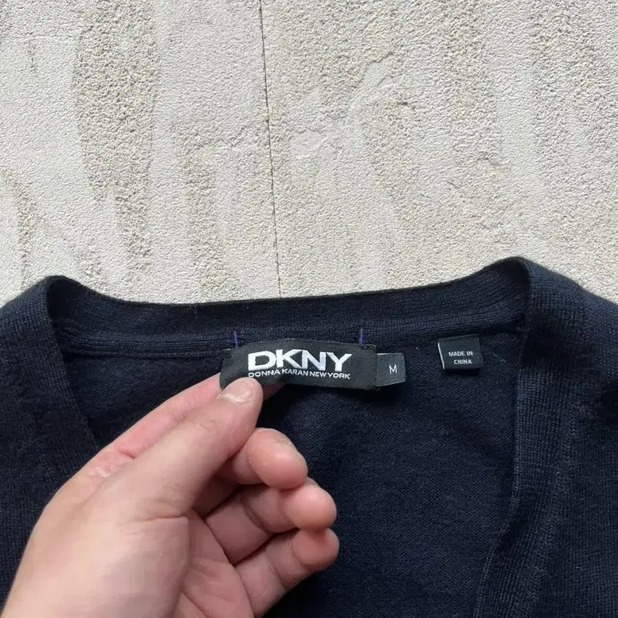 M) DKNY 가디건