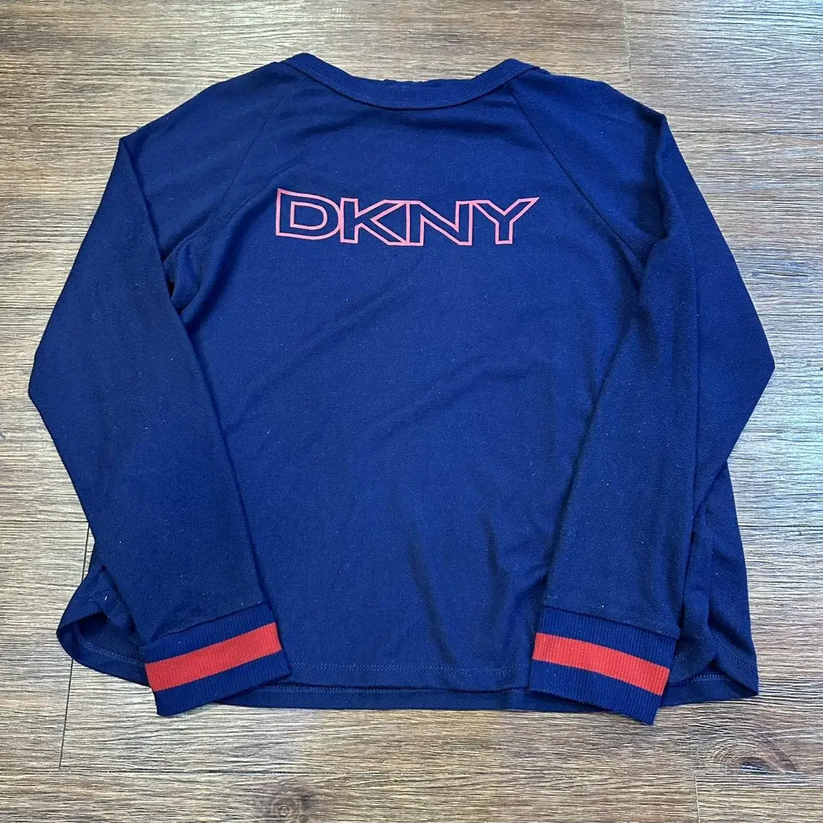 M사이즈) DKNY 니트 입니다