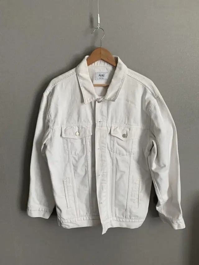 [XL] WHITE TRUCKER JACKET