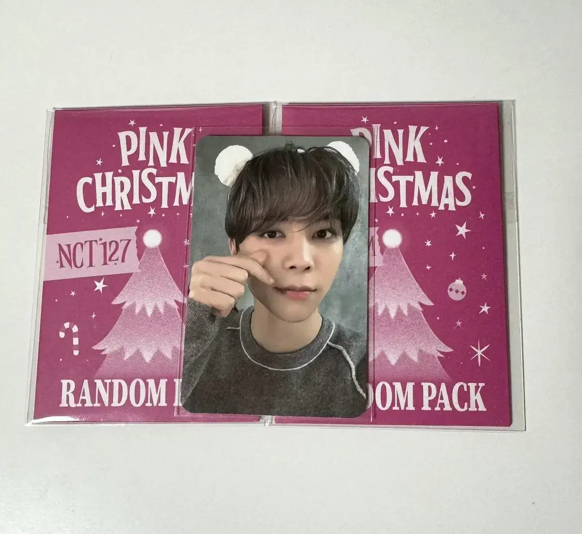 Pink Christmas Days 127 johnny photocard wts