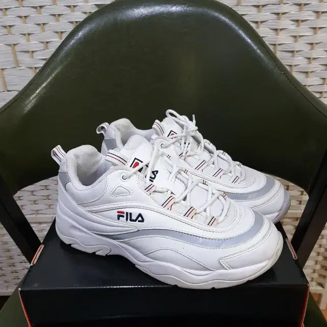 FILA 필라 휠라 어글리슈즈 255mm