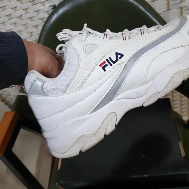 FILA 필라 휠라 어글리슈즈 255mm