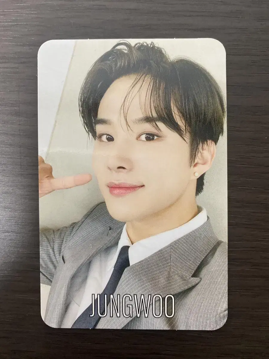 Loveholic A version jungwoo wts