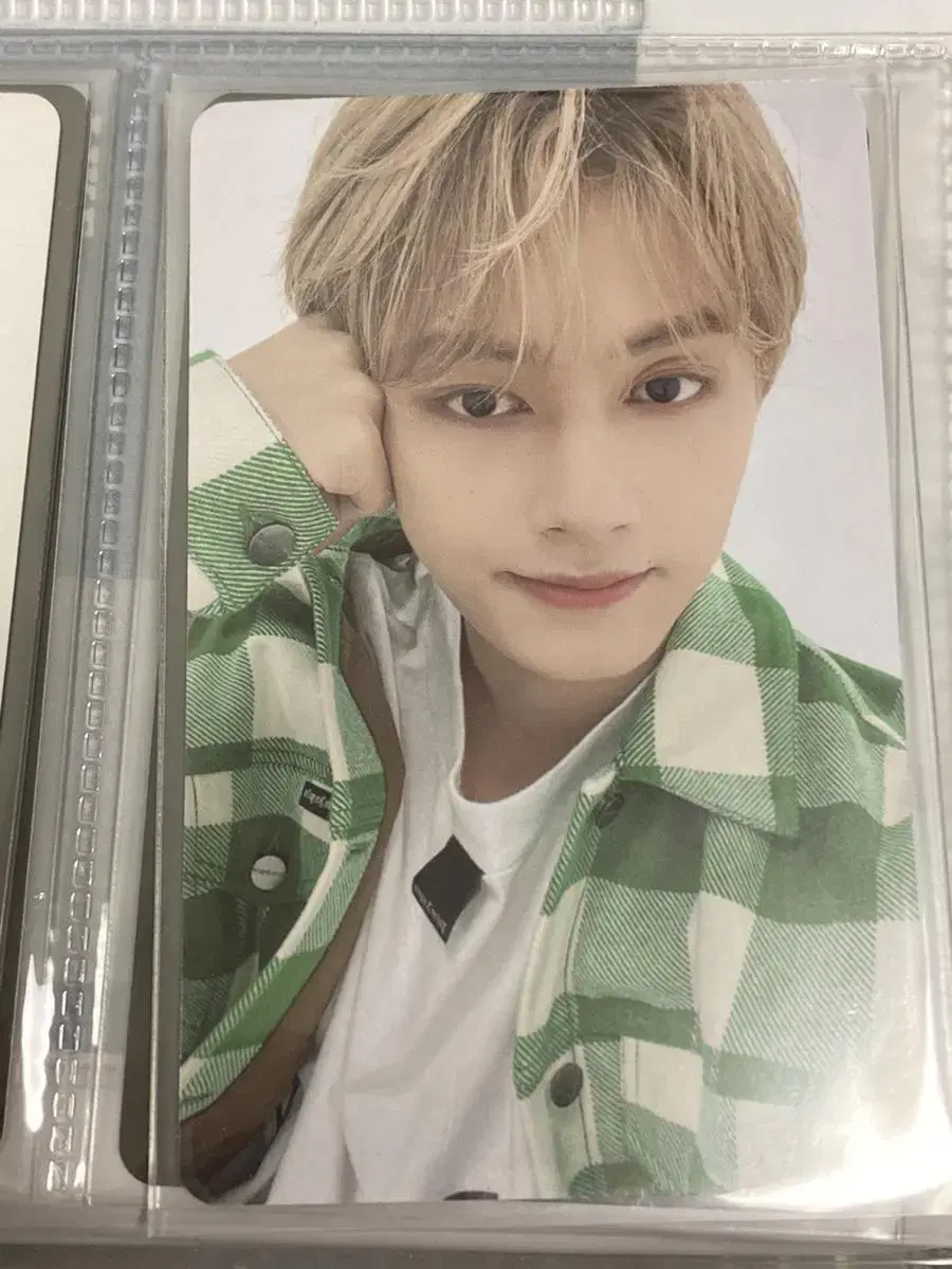 2022seasons greetings jun