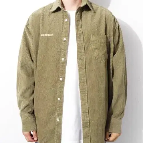 코듀로이 오버사이즈 셔츠 (khaki) 정상가 89,000원 M사이즈