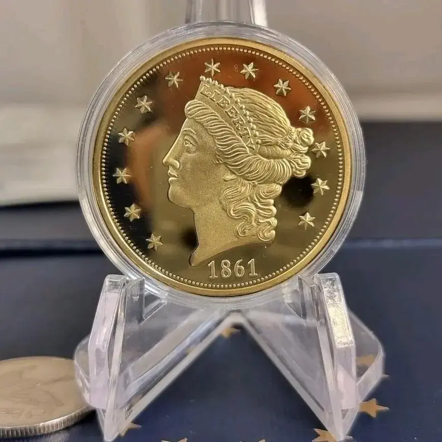 S0632 Histoical Gold Eagle Replicas.