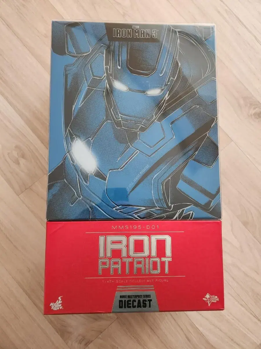 Hot Toys Iron Patriot Iron Man Figure