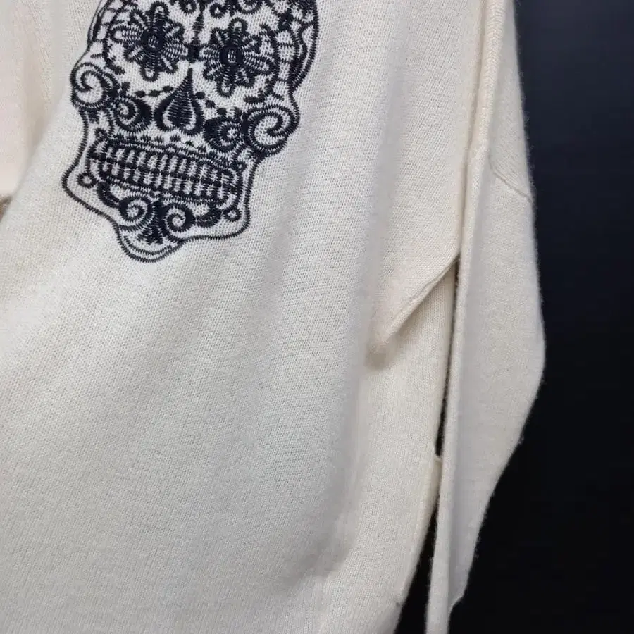 새 SKULL CASHMERE 스컬캐시미어 니트가디건