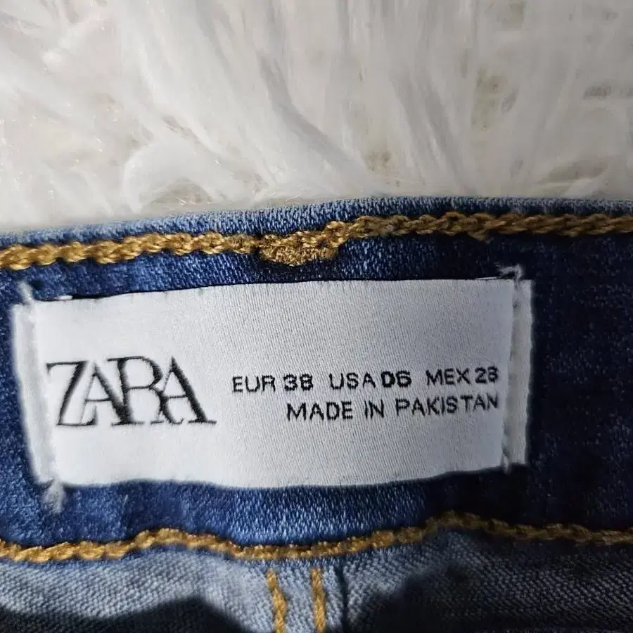 자라 Zara 스판 청바지 데님팬츠 스키니진 24