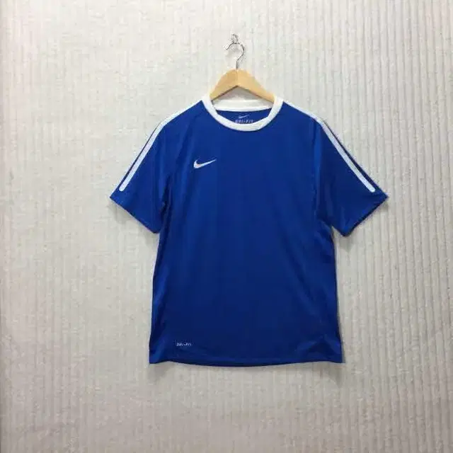 Z3767 나이키 DRI FIT 스우시로고 반팔티 (남95) NIKE