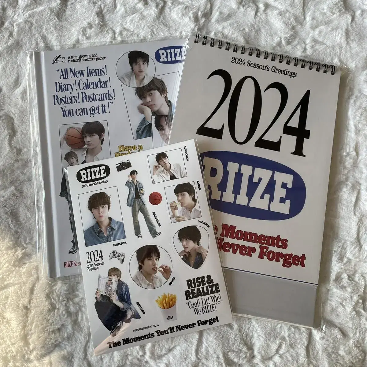 Rize season's greetings Calendar Diary sticker seasons greetings photocard Unsealed